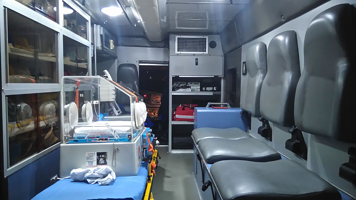 incubadora traslado ambulancia